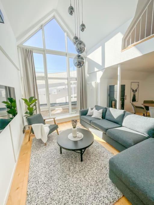 Ferienwohnung Kaiserblick Иринген Екстериор снимка