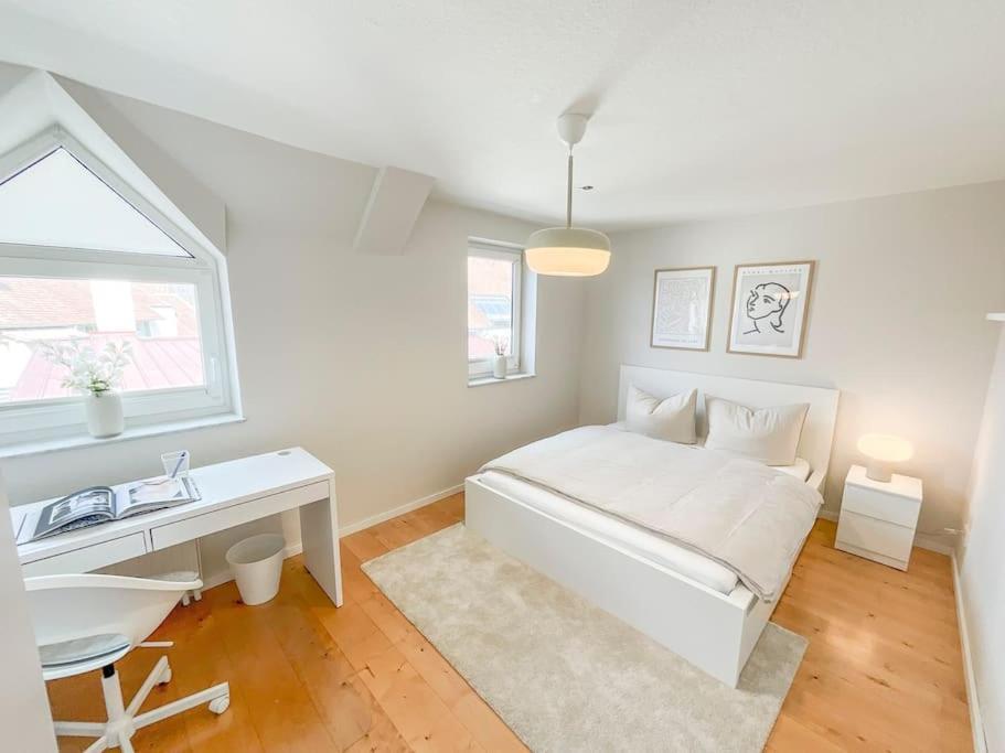 Ferienwohnung Kaiserblick Иринген Екстериор снимка