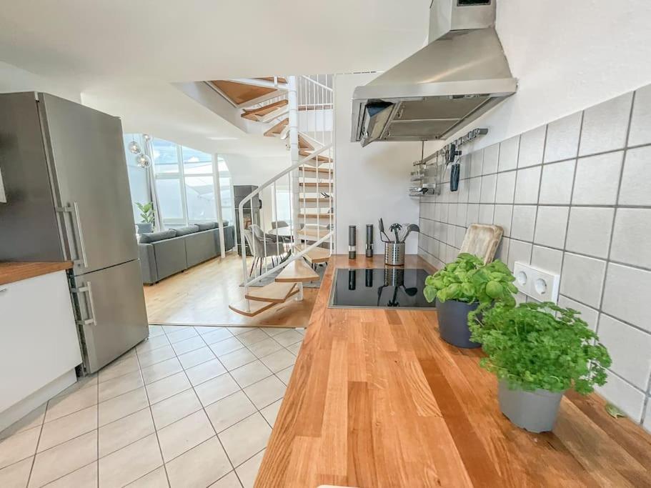 Ferienwohnung Kaiserblick Иринген Екстериор снимка