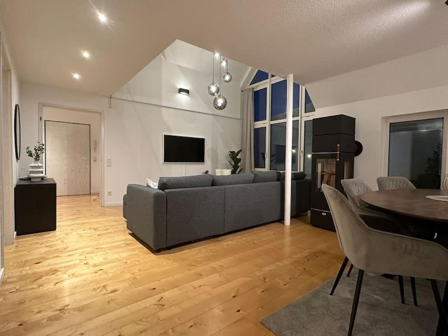 Ferienwohnung Kaiserblick Иринген Екстериор снимка
